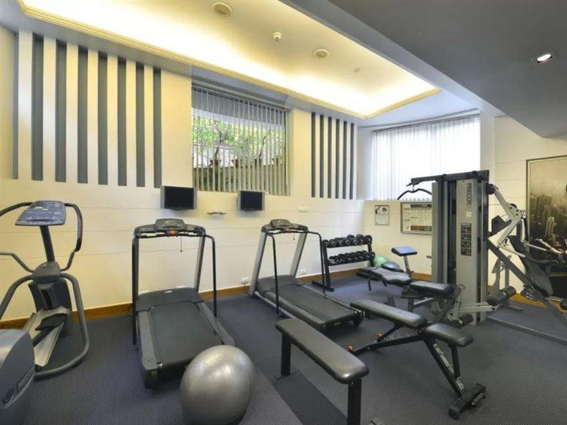 Hotel Park Plaza Gurgaon Exterior foto The gym at the hotel