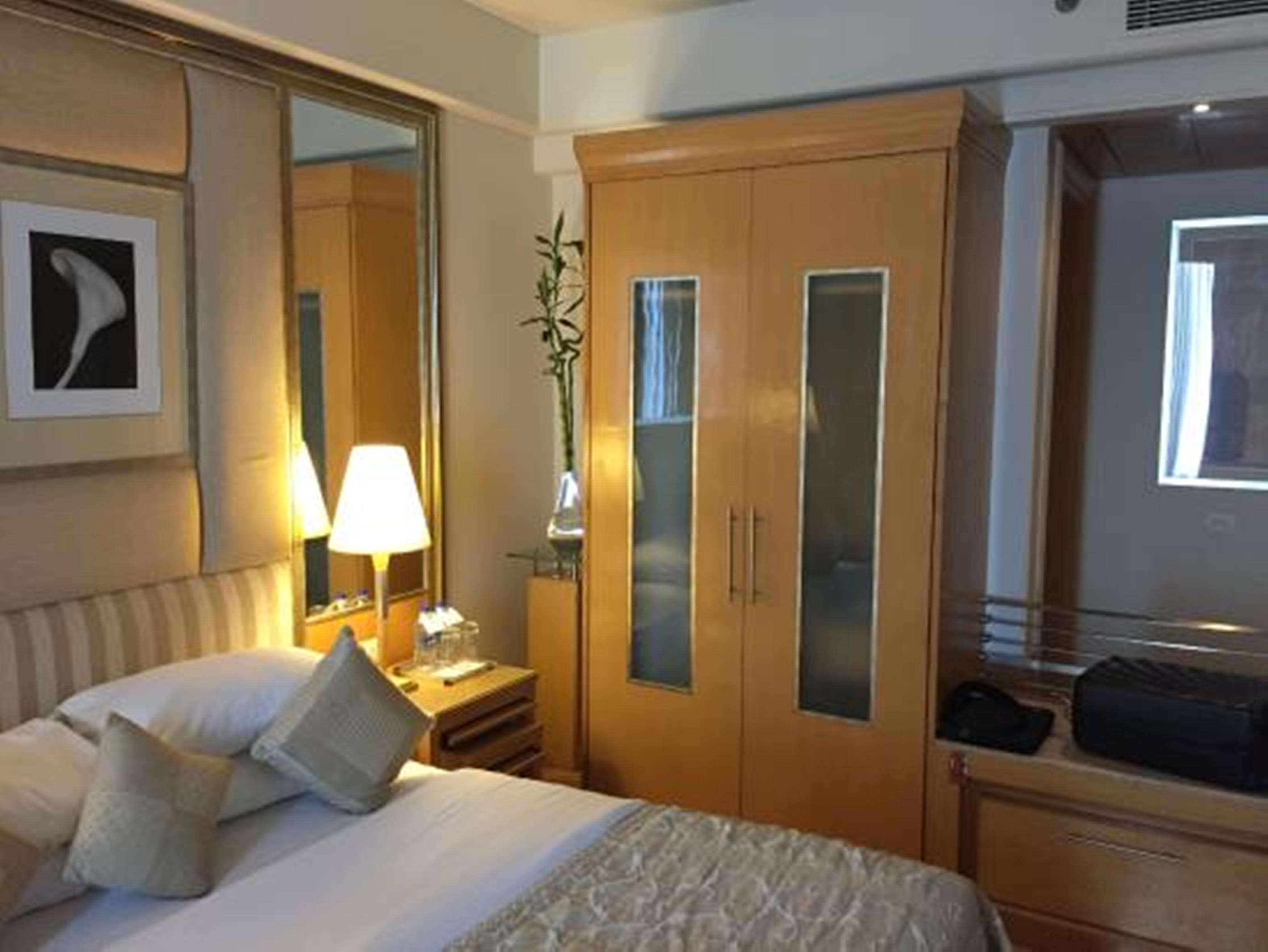 Hotel Park Plaza Gurgaon Exterior foto A bedroom at the hotel