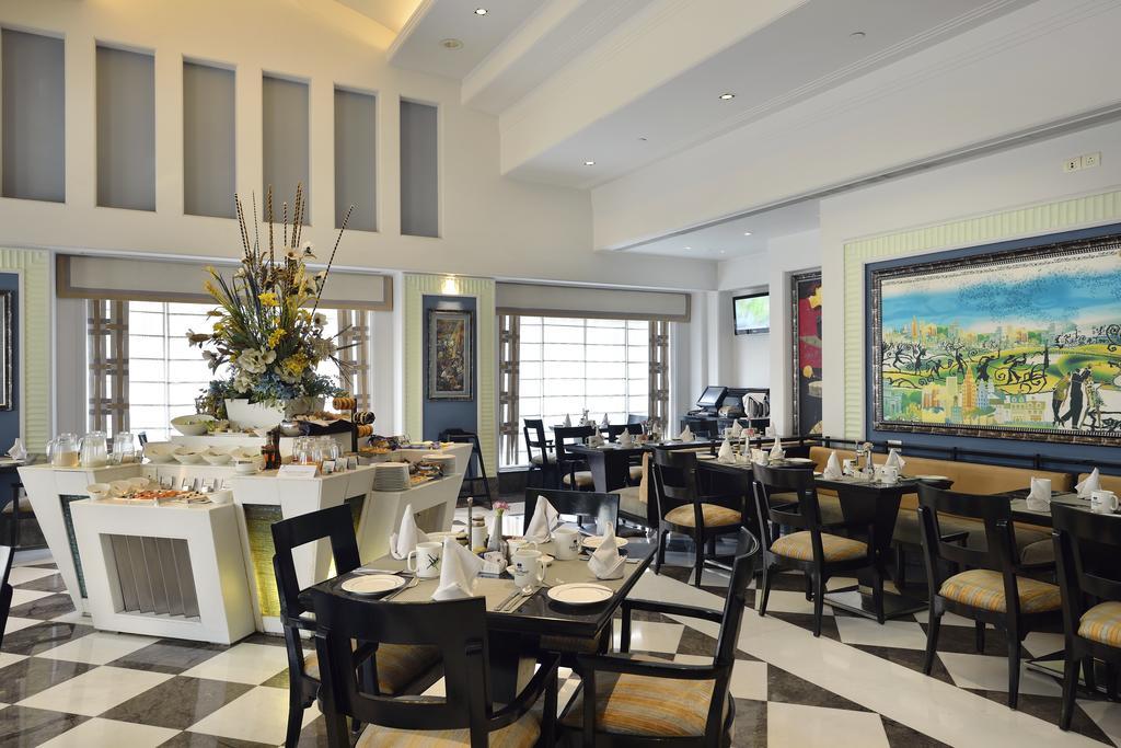 Hotel Park Plaza Gurgaon Exterior foto The restaurant